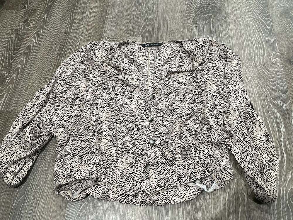 Zara Animal Print Cropped Button-Down Blouse Size M